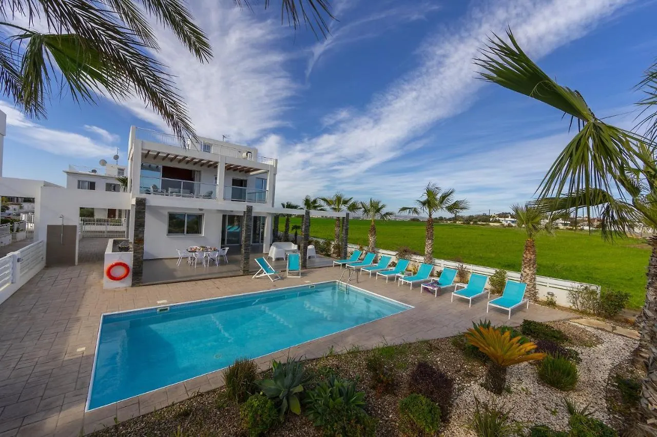 Faros Beachfront Villa Perivolia