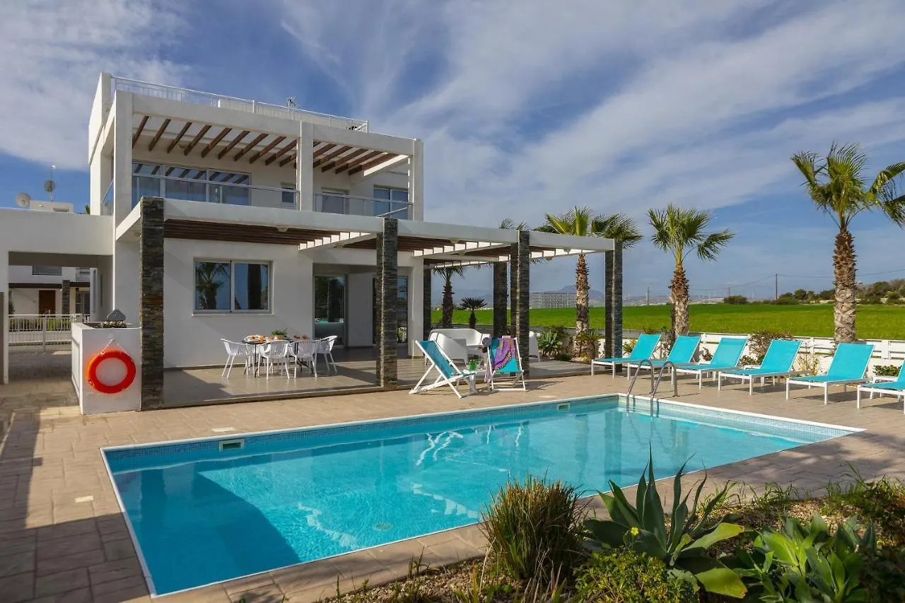 Faros Beachfront Villa Perivolia