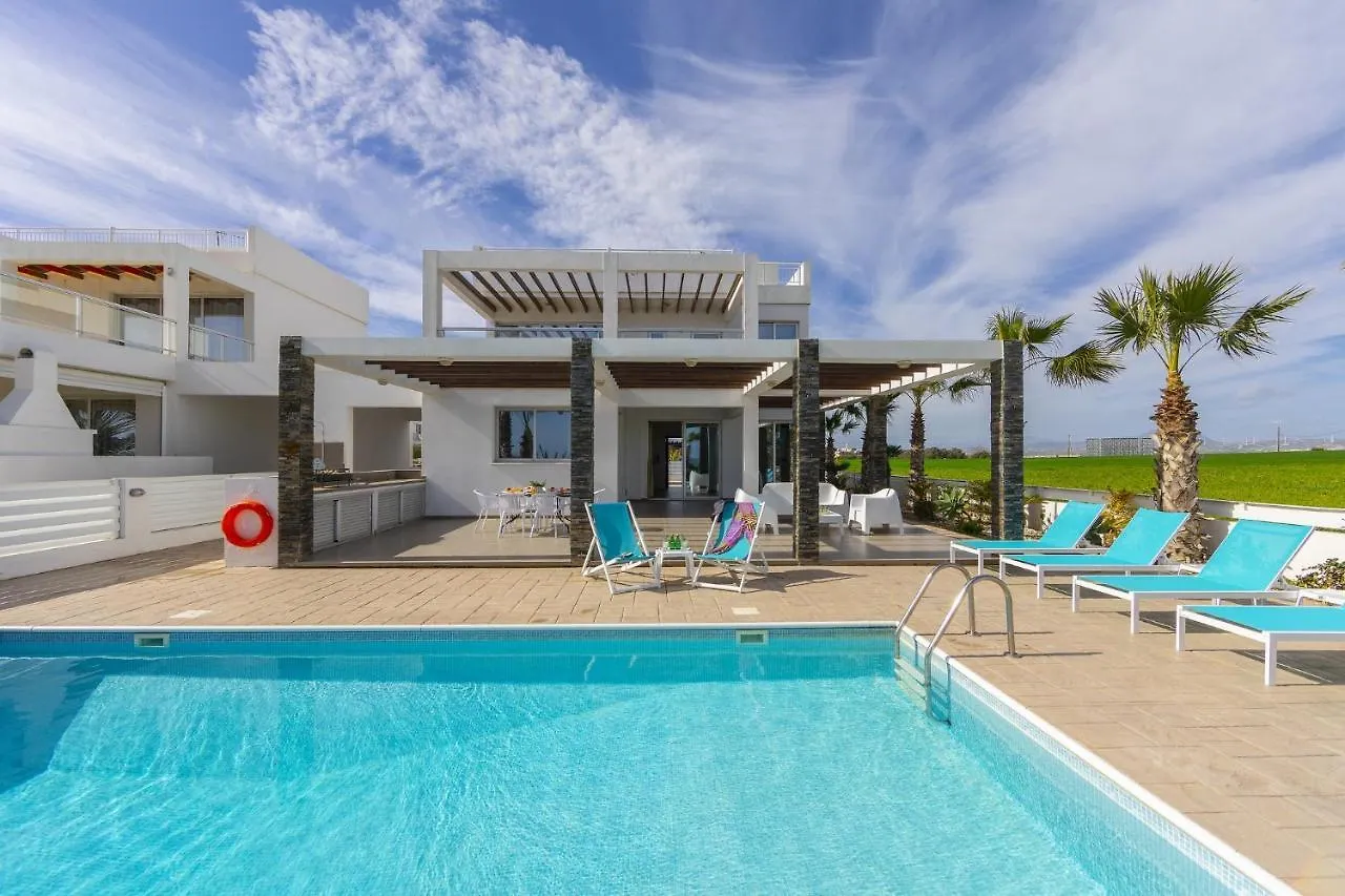 Faros Beachfront Villa Bahçalar Kıbrıs